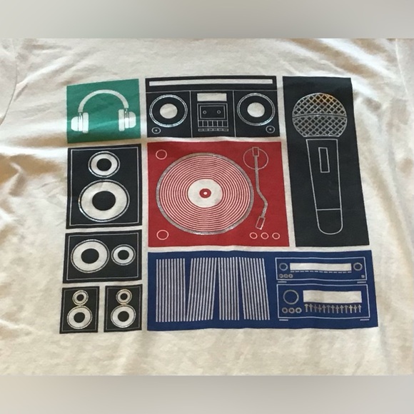 ✨✨ Old Navy Music Theme Long Sleeved Tee Size XL ✨✨ - Picture 2 of 4